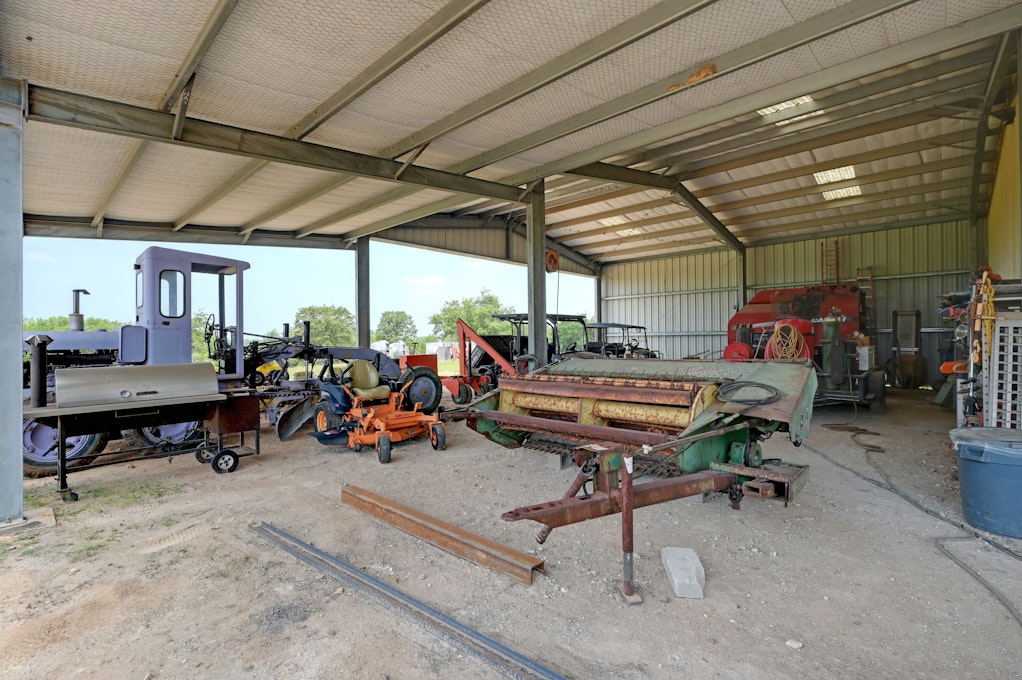 10867 FM466, GONZALES, TX 78648, Presented by Ginger Robbins, Riata